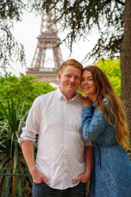 Paris: Eiffel Tower Photoshoot with a Professional - Key things you’ll appreciate