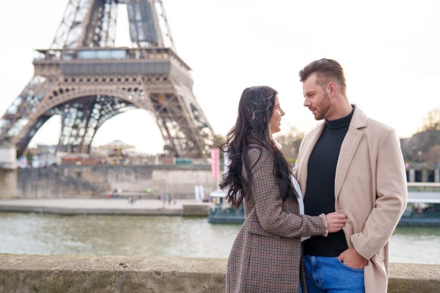 Paris: Eiffel Tower Photoshoot with a Professional - Moving Around the Eiffel Tower for Real Variety