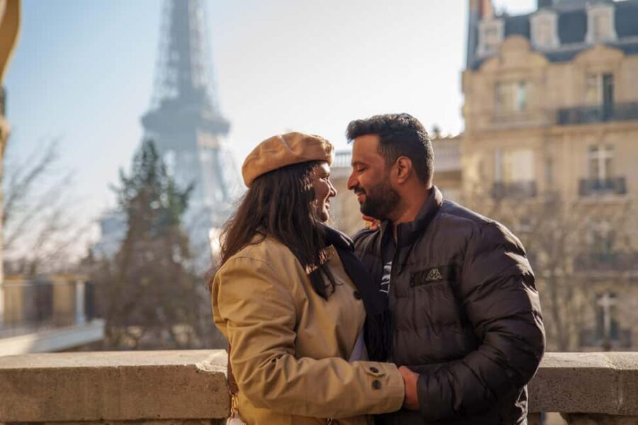 Paris: Eiffel Tower Photoshoot with a Professional - Price and Value: What $29 per Group Really Buys