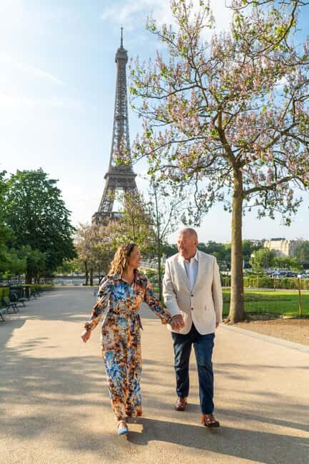 Paris: Eiffel Tower Private Professional Photoshoot - Meeting at Théâtre National de Chaillot (Trocadero) without stress
