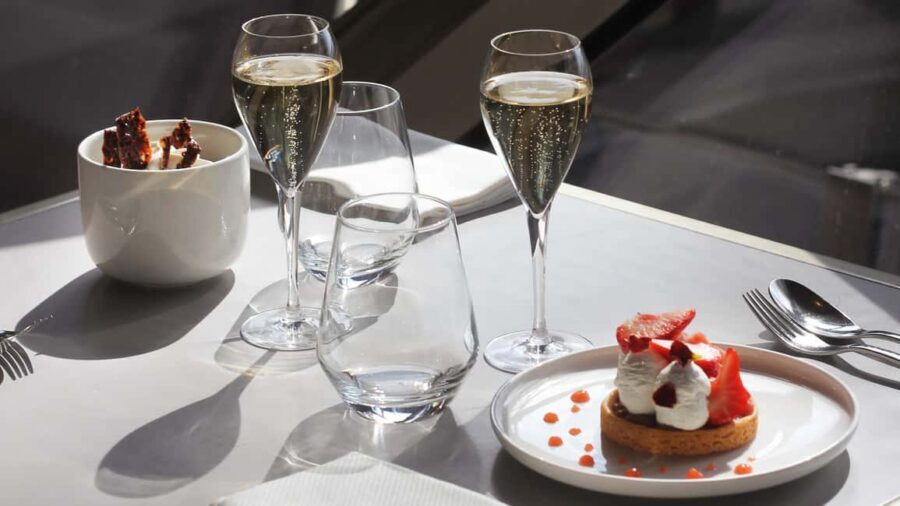 Paris: Eiffel Tower's Madame Brasserie 3-course lunch 12:00 - Chef Thierry Marx’s 3 courses: Brasserie Menu vs Madame Menu