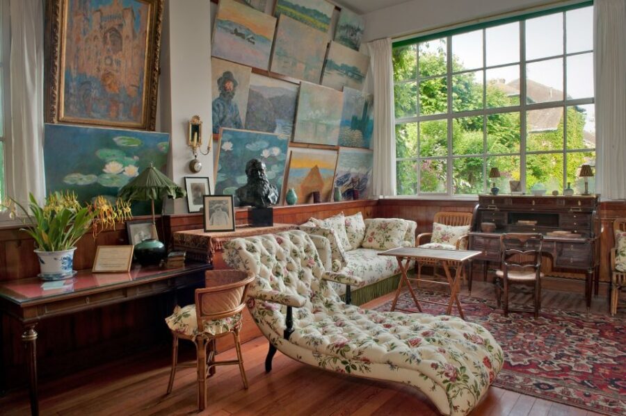 Paris: Giverny & Versailles Small Group or Private Tour - Lunch at Moulin de Fourges: Countryside Calm Between Icons
