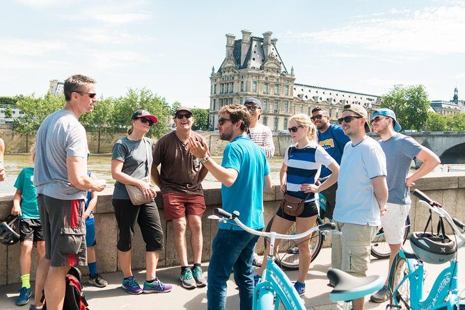 Paris Highlights Bike Tour: Eiffel Tower, Louvre and Notre-Dame - Where you meet at Saint-Michel and how the start usually goes