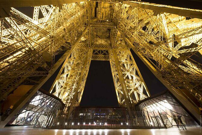Paris Late Dinner at Eiffel Tower's Madame Brasserie Restaurant - The 9:00 pm rhythm: timing, photos, and when to show up