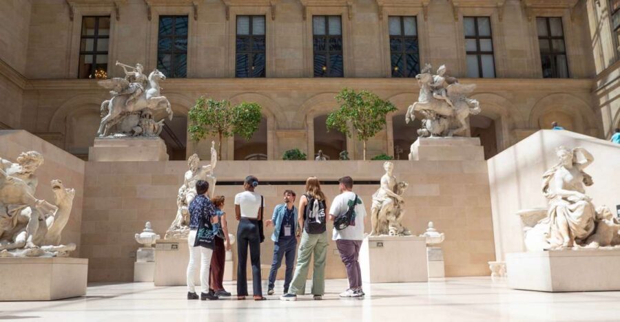 Paris: Louvre Museum Highlights and Mona Lisa Tour - Fast-Track Entry and Headsets: The Real Time Saver