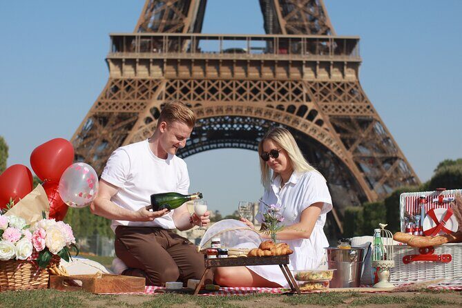 Paris Photo Shoot Session – Eiffel Tower Photographer - Trocadéro Is a Smart Base for Eiffel Tower Pictures