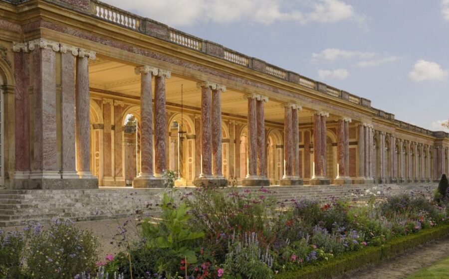 PARIS: Private transfer Château Versailles van 7 people 4H - The reliability reality check from the provided reviews