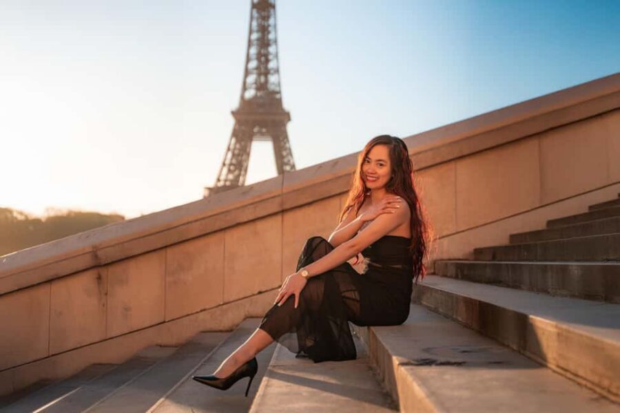 Paris: Professional Photoshoot with the Eiffel Tower - Posing Help That Actually Works (Even If You Hate Posing)