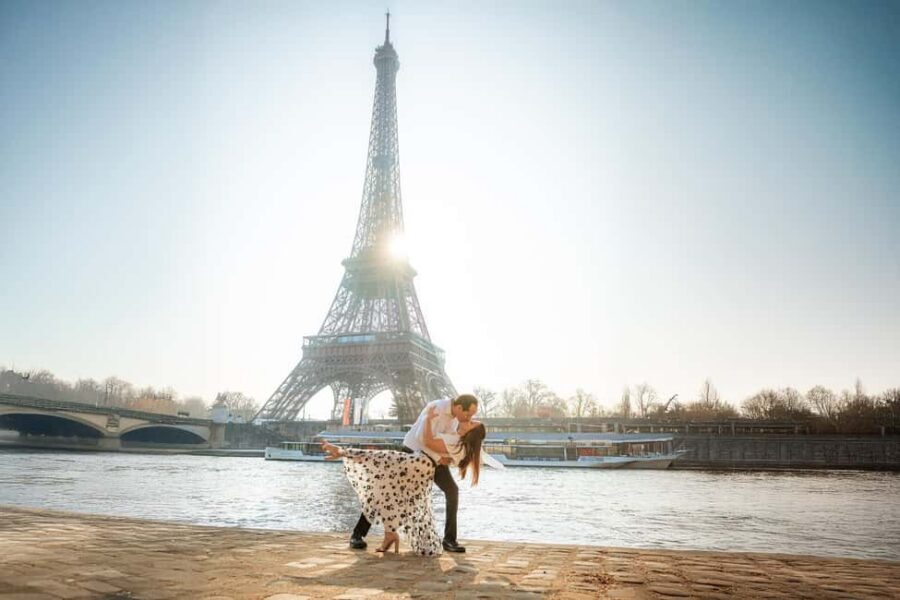 Paris: Professional Photoshoot with the Eiffel Tower - Photo Delivery in 48 Hours: Digital-Only, But Not Throwaway