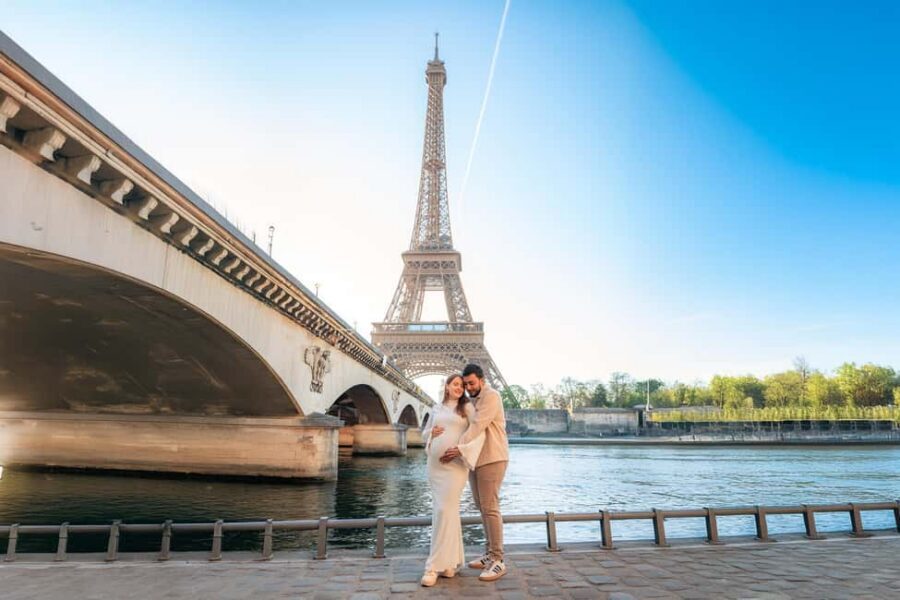 Paris: Professional Photoshoot with the Eiffel Tower - Meeting Point, Timing, and What to Bring