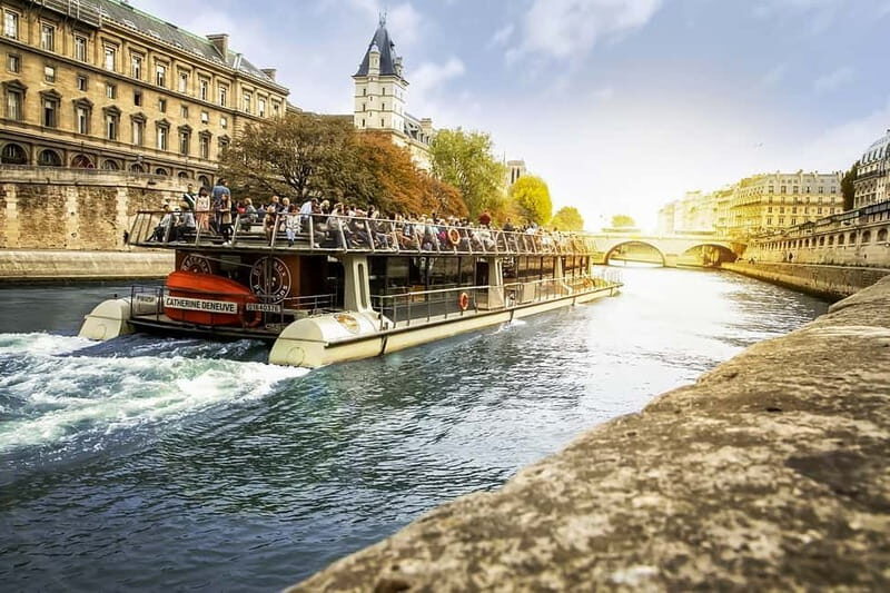 Paris: Seine Cruise & Crepe Tasting near the Eiffel Tower - How the audio guide actually helps (and when your phone needs backup)