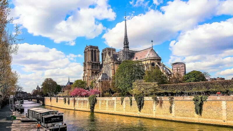 Paris: Seine Cruise & Crepe Tasting near the Eiffel Tower - Timing for the Eiffel Tower sparkle: day, sunset, or night