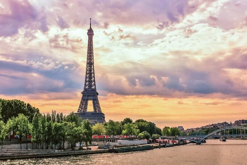 Paris: Seine Cruise & Crepe Tasting near the Eiffel Tower - Choosing your view: upper deck vs glass-enclosed lower level