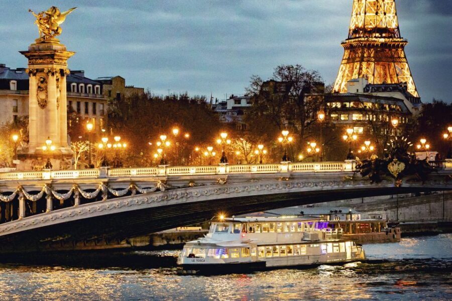 Paris: Seine Dinner Cruise from Eiffel Tower/Liberty Statue - Boarding Near Eiffel Tower: Multiple Docks, One Easy Idea