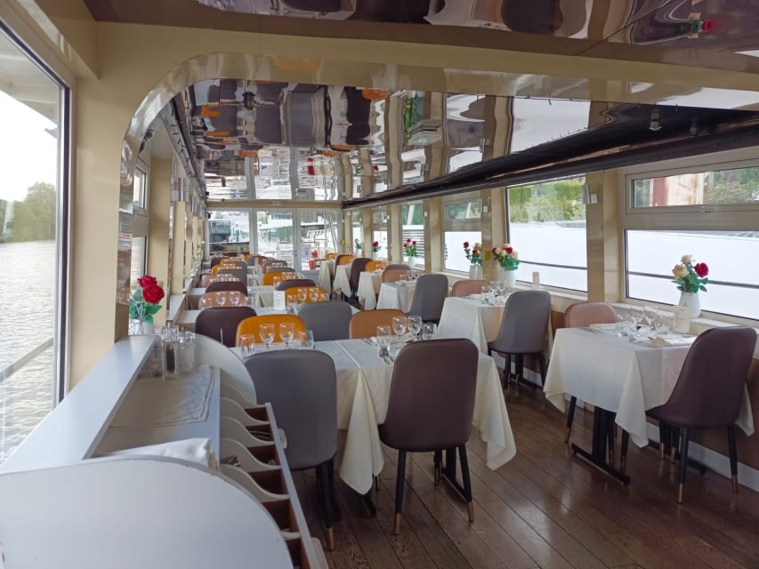 Paris : Seine River Lunch cruise from Eiffel Tower - Key Things You’ll Notice Right Away