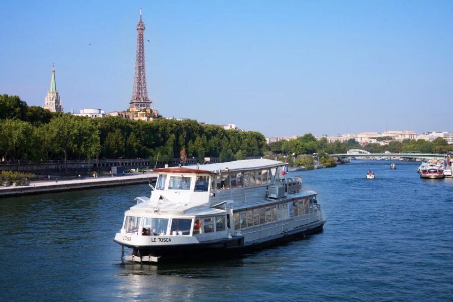 Paris : Seine River Lunch cruise from Eiffel Tower - The Lunch: Seafood Platter and Foie Gras, Served with Ease