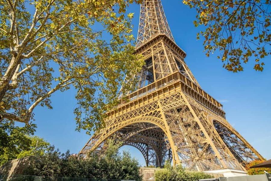 Paris: Skip-the-Line Eiffel Tower and Trocadero Gardens Tour - Skip-the-line to the Eiffel Tower’s 2nd floor: what you gain (and what you don’t)