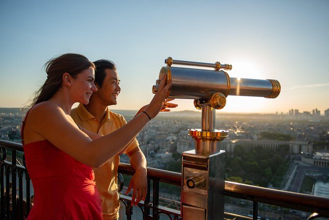 Paris Tour with Lunch at the Eiffel Tower and Seine River Cruise - Meeting at Place de Sydney: Start Clean, Start Early