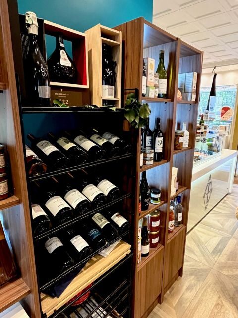 Paris: Wine & Cheese Tasting Master Class Near Eiffel Tower - Learning to Taste: Smell First, Then Swirl