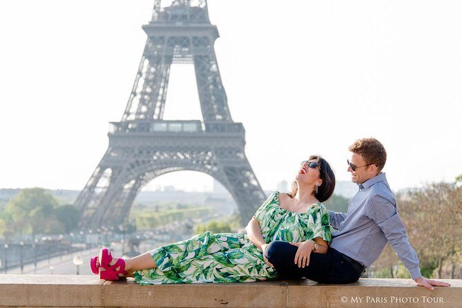 Parisian Life Style Private Photo Shoot at Eiffel Tower - A private 1-hour shoot that actually helps you pose