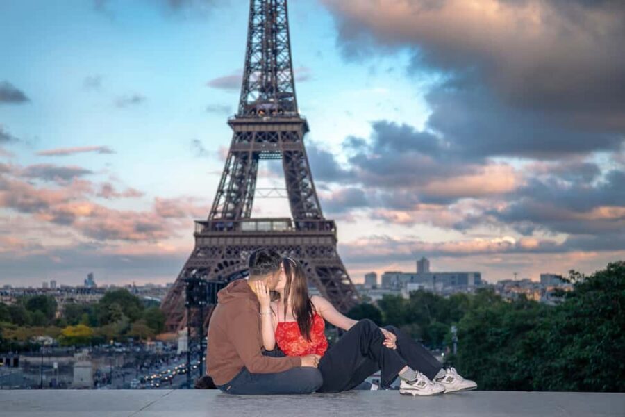 Photo session for couples with flowers around Eiffel tower - The 1-Hour Route Around Trocadéro (and Why It Works)
