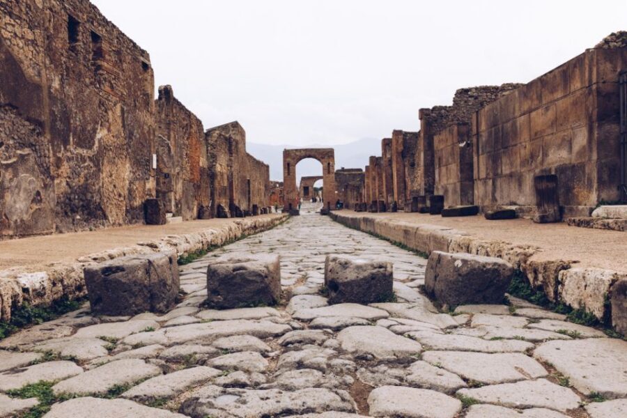 Pompei: Private tour of Pompei and Vesuvius from Sorrento - Climbing Vesuvius: Footing, Pace, and Panoramic Payoff