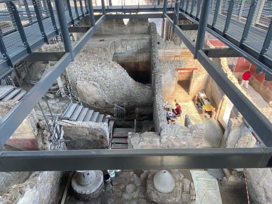 Pompei: the Latest Discoveries with your Archaeologist - 79 AD, plaster casts, and why the story hits harder in the right order