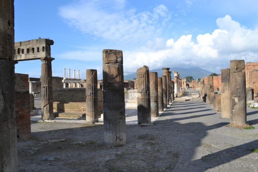 Pompeii: 2-Hour Guided Tour with an Archaeologist - Porta Marina Superiore: how you start this Pompeii walk