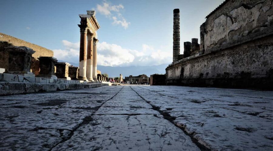 Pompeii : 2h small group tour with an archeologist - Price and value: is $81.99 for Pompeii fair?