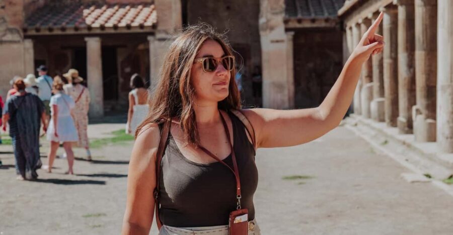 Pompeii 3hours Villa of Mysteries tour with an Archaeologist - House of the Vettii: domestic life where art and status met