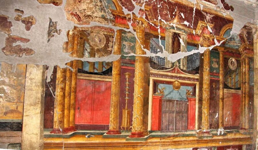 Pompeii and Oplontis: Small Group Tour with an Archaeologist - Skip-the-line access and headsets: the quiet advantages