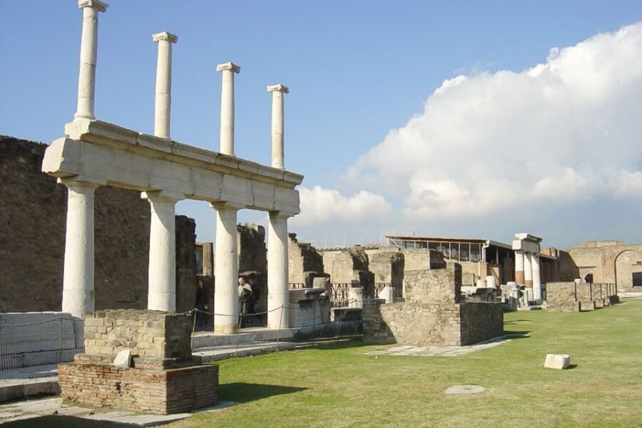 Pompeii and Vesuvius Full-Day Tour from Amalfi Coast - Pompeii Without the Crowd Headaches: Entering and Following the City