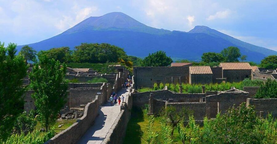 Pompeii and Vesuvius Full-Day Tour from Amalfi Coast - The Amalfi Coast Drive: Skilled Drivers and Real-Time Sightseeing