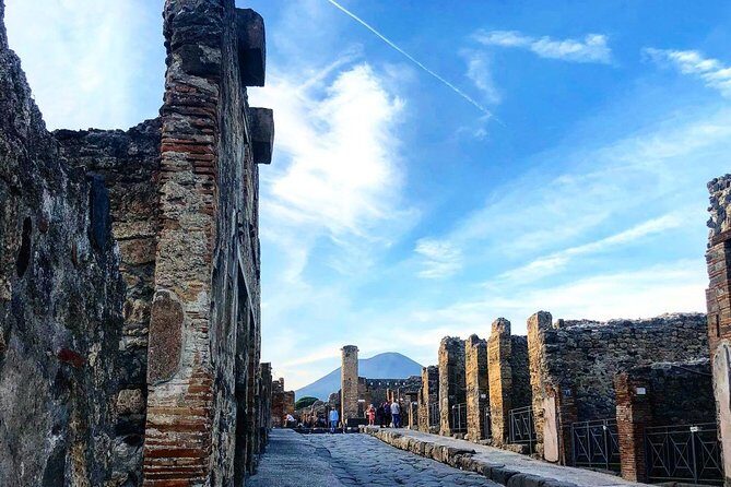 Pompeii and Vesuvius Small Group Tour from Sorrento - Transfers from Sorrento: Easy in the Air-Conditioned Ride, Pay Attention to Pickup