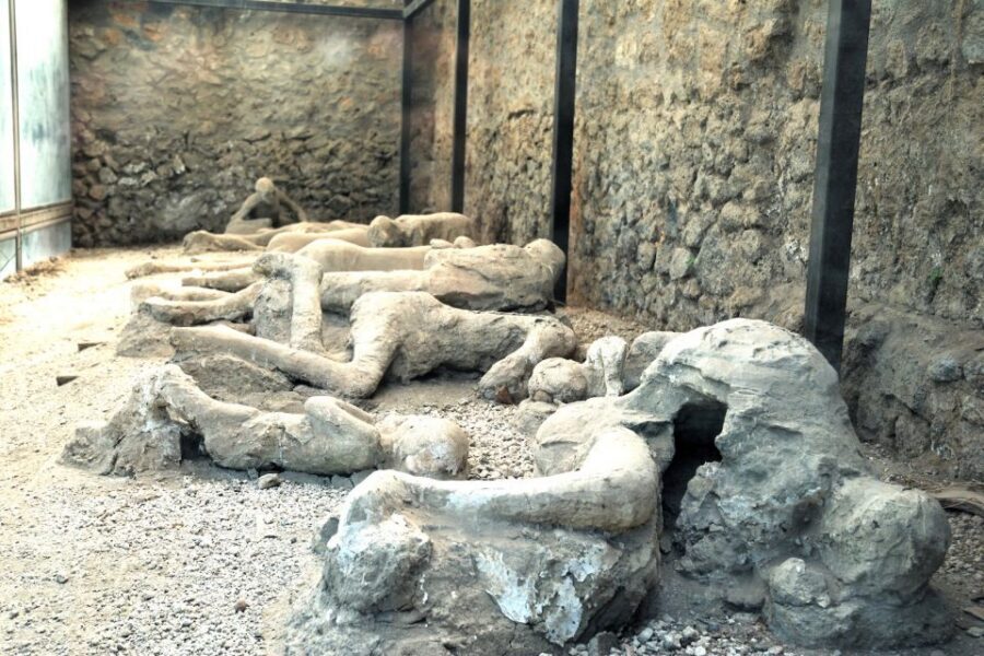 Pompeii: Entry Ticket with Optional Audio Guide - Your walk through Pompeii: how to pace the Roman city grid