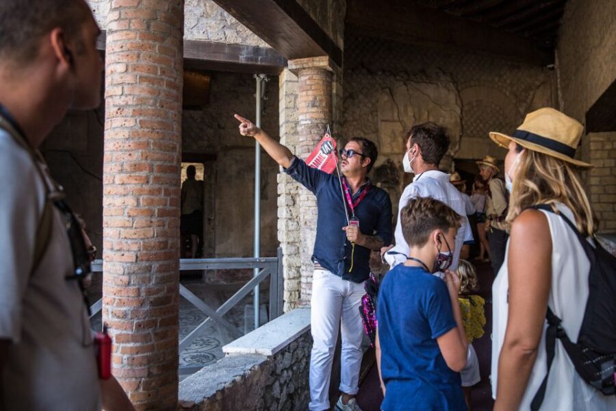 Pompeii: Guided Tour and Skip-the-Line Ticket - Thermopolium and Pistrinum: Street Food and the Fast Stop Culture