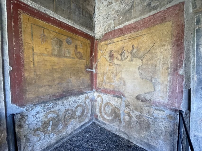 Pompeii: Guided Tour & Skip the Line Ticket - Walking Ancient Streets: How the Route Helps You Understand Daily Life
