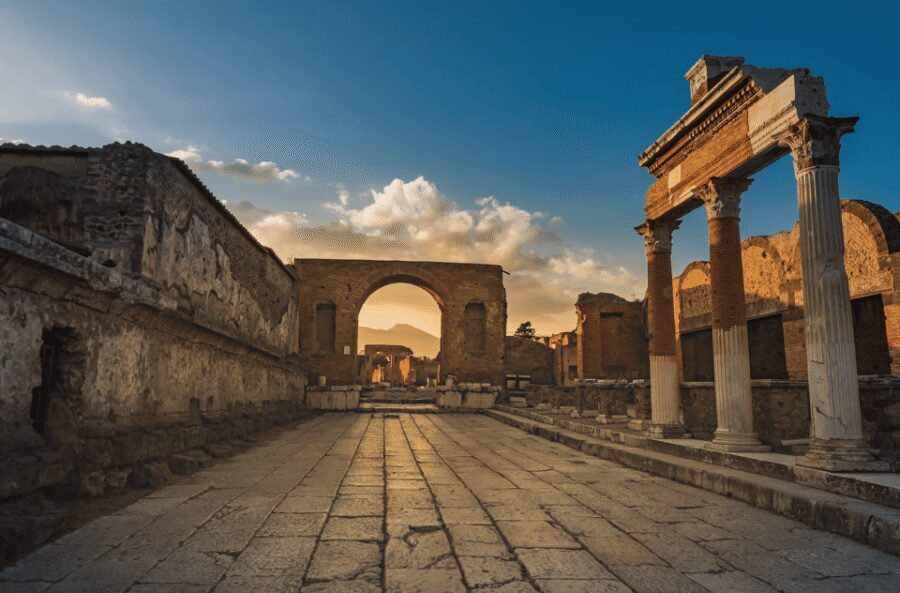 Pompeii Guided Tour with Archaeologist - Two hours with a regional archaeologist: pacing, languages, and questions