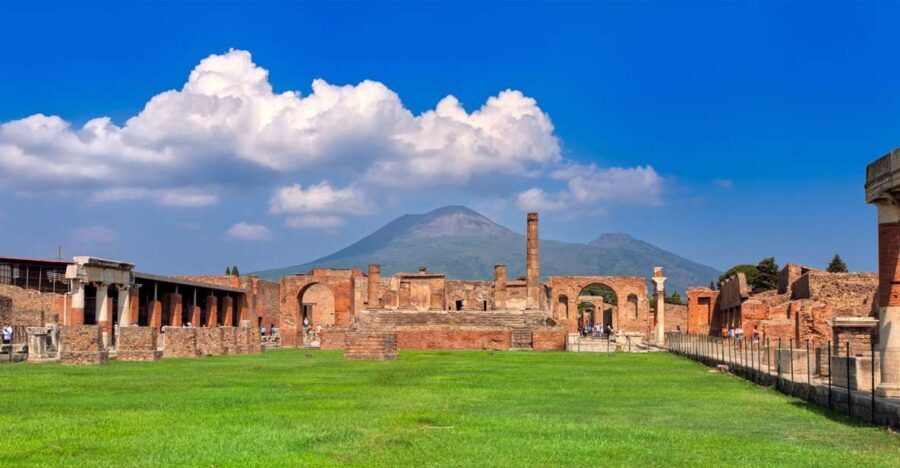 Pompeii, Herculaneum, and Vesuvius: Full-Day Tour - Key things that make this tour work (and what to watch)