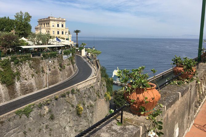 Pompeii private guided tour and Amalfi coast - Pompeii with an official local guide: what you should expect