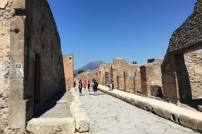 Pompeii private guided tour and Amalfi coast - Sorrento for one hour: just enough time to feel the town
