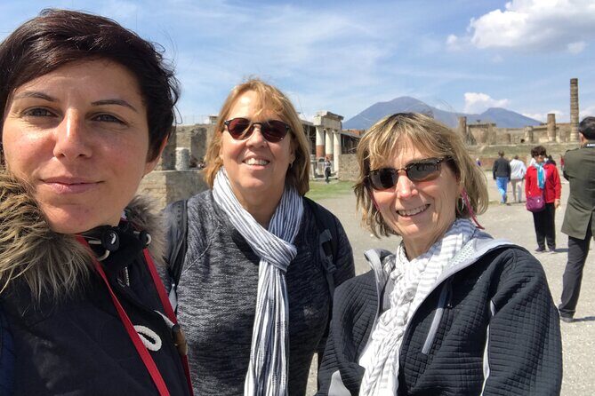 Pompeii Private Tour with an Archaeologist and Skip The Line - Via dell’Abbondanza: the main street moment