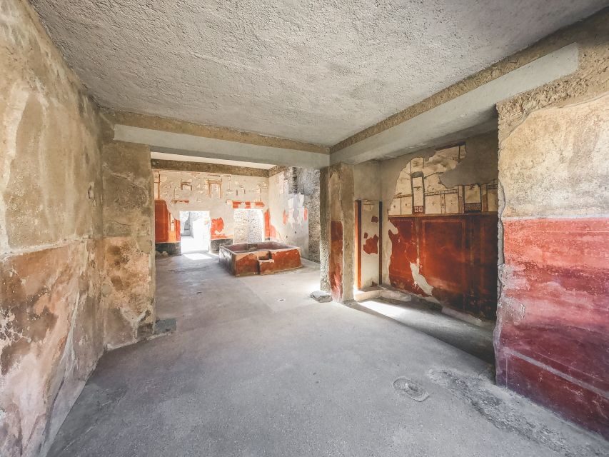 Pompeii: Ruins Tour and Mount Vesuvius Horseback Ride - Pompeii ruins with an archaeologist: seeing the city like you mean it
