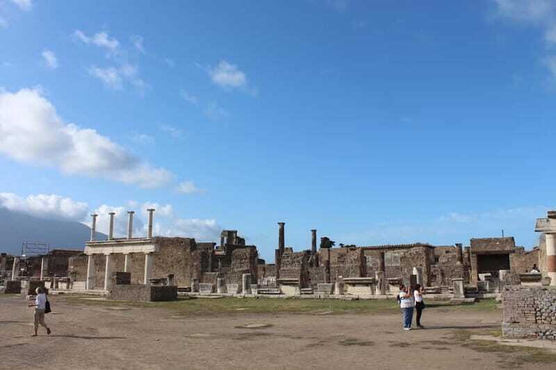 Pompeii: Skip-the-Line Guided Archaeological Discovery Tour - What’s included beyond the street stops