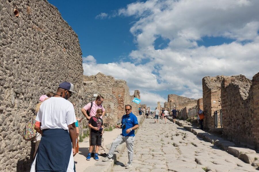 Pompeii: Skip-the-Line Guided Tour - What to bring when you’re walking Pompeii in the sun
