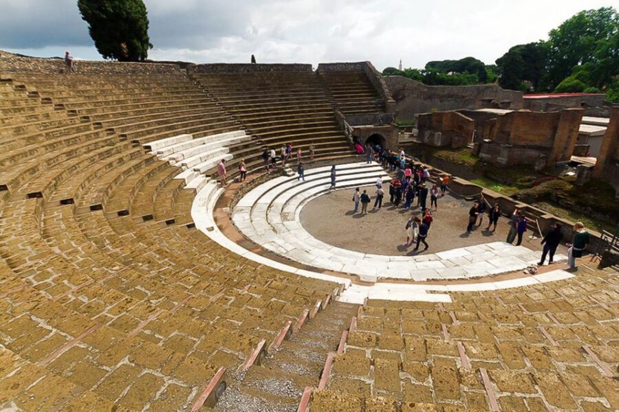 Pompeii: Skip-the-Line Guided Tour with Expert Archaeologist - The emotional highlight: plaster casts and the fate of 79 AD