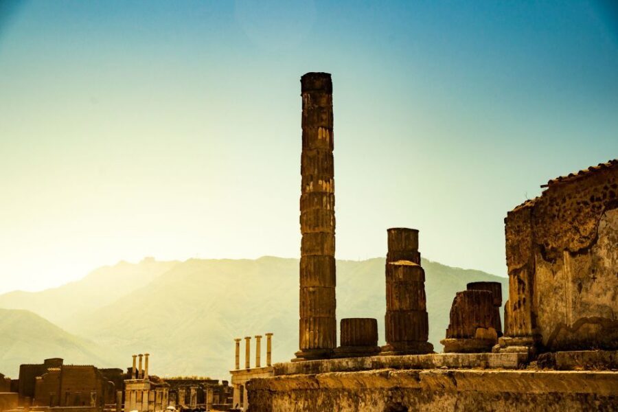Pompeii: Skip-the-line-Ticket and Guided Tour - Pompeii makes sense faster with a real guide