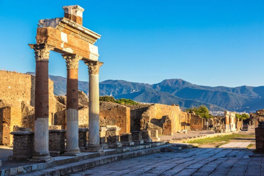 Pompeii Skip the line ticket+transfer from Naples - Skip-the-line Pompeii: why it changes your day