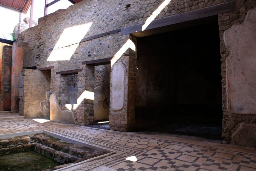 Pompeii: Skip-the-Line Tour for Kids and Families - Pompeii’s playground for curious kids