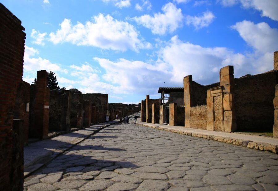 Pompeii: Skip-the-Line Tour for Kids and Families - After the ruins: turning Pompeii into a meal and memories